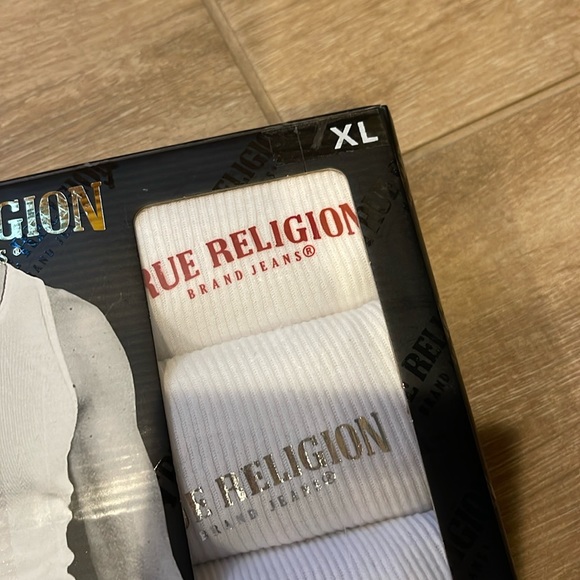 True Religion Tank Tops XL 4 Pack - Picture 2 of 7